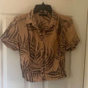 Women's Short-Sleeve Tan Button-Front Leaf Print Shirt